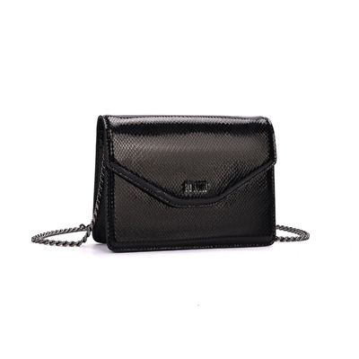 Bolsa Envelope Metalizada Preta Alça Corrente Transversal