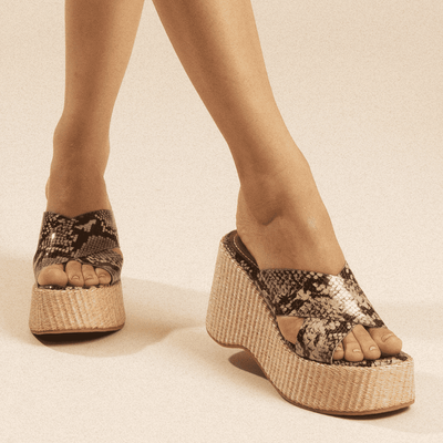 Tamanco Plataforma Suede Cobra Salto Médio