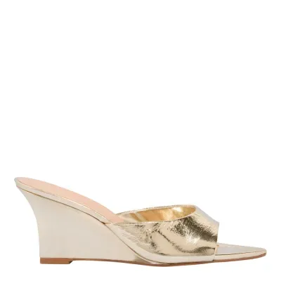 Mule Couro Metalizado Dourado Salto Anabela Bico Fino