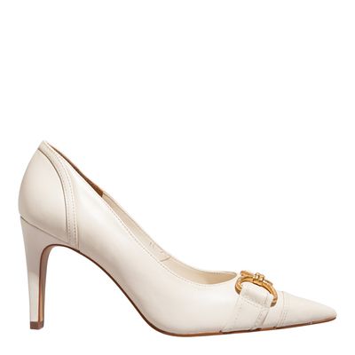 Scarpin Couro Pelica Marfim Bico Fino Bridão