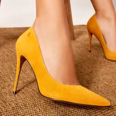 Scarpin Couro Camurça Amarelo Salto Alto