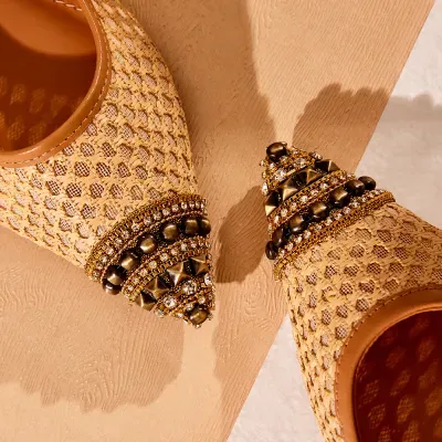 Scarpin Slingback Strass Salto Fino Bege Claro