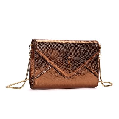 Bolsa Clutch Envelope Metalizada Transversal Bronze