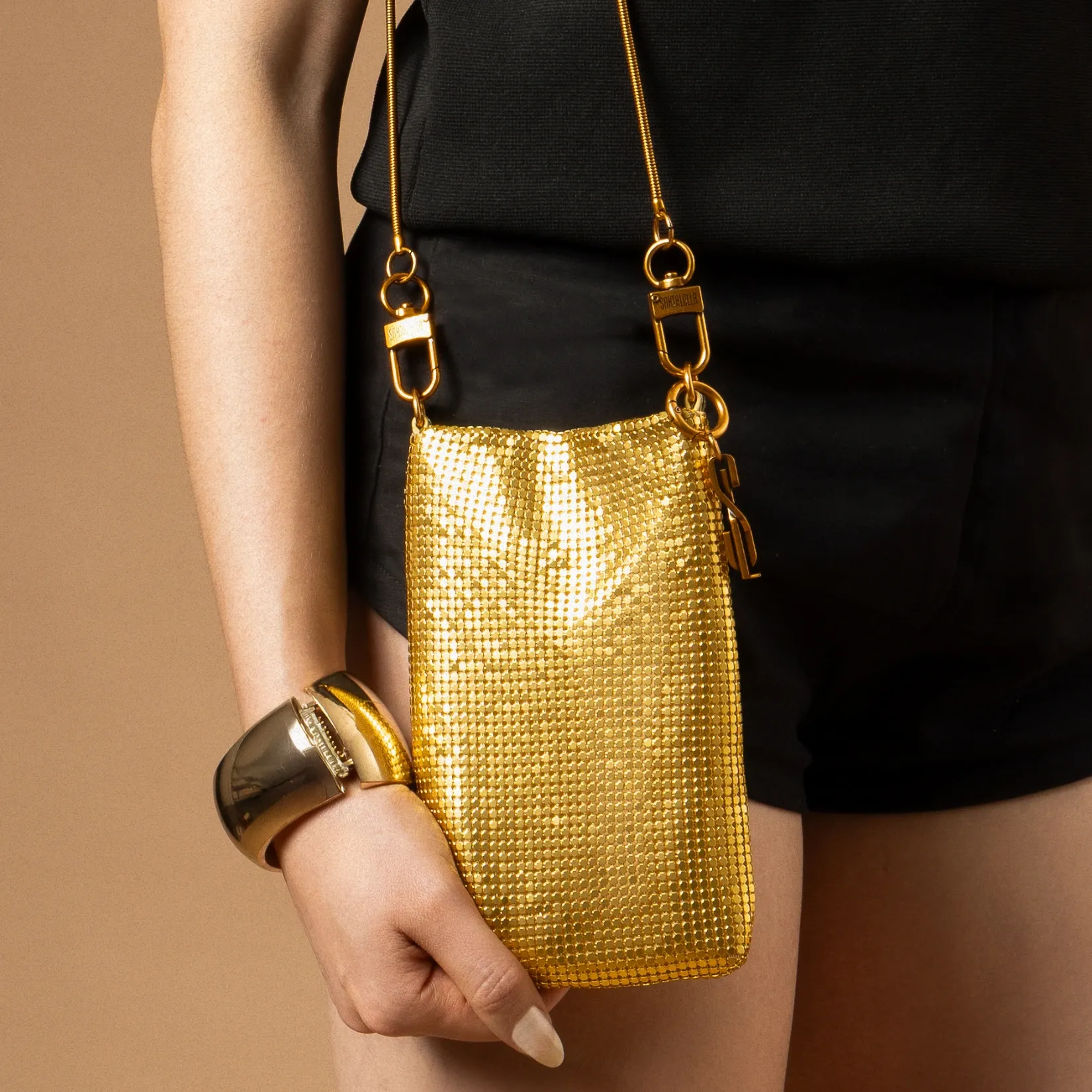 バッグ JULYNINE Chaleureux Bag / gold Bolsa Porta Celular Malha Metal Dourado Alça Transversal - Santa Lolla