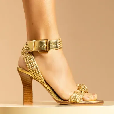 Sandália Trança Metalizada Dourada Salto Alto