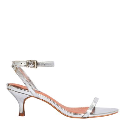 Sandália Bico Fino  Prata Metalizada Salto Baixo