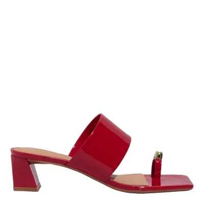 Mule Thong Verniz Vermelho Cereja Salto Grosso Baixo