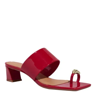 Mule Thong Verniz Vermelho Cereja Salto Grosso Baixo