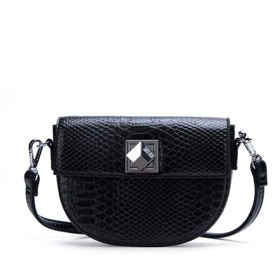 Bolsa Cobra Meia Lua Cubo Preta