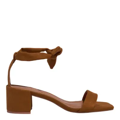 Sandália Amarração Napa Soft Caramelo Salto Bloco