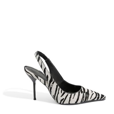 Scarpin Slingback Pelo Tigre Preto e Branco