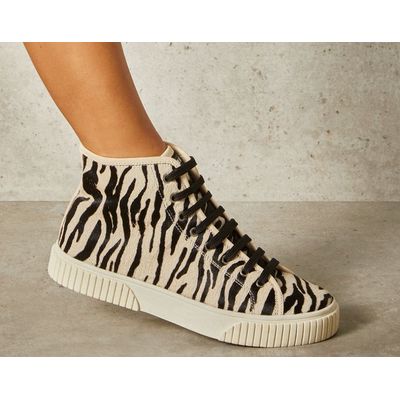 Tênis Pelo Tigre Preto e Branco
