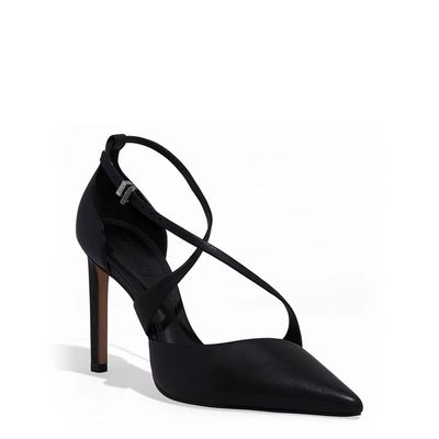 Scarpin Couro Pelica Soft Preto Bico Fino Salto Alto