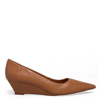 Scarpin Couro Bico Fino Caramelo Anabela
