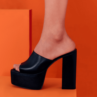 Tamanco Meia Pata Couro Soft Salto Alto Preto