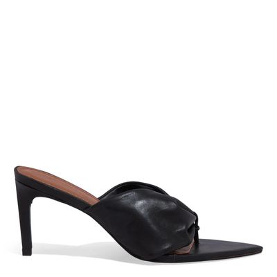 Mule Thong Couro Bico Folha Salto Fino Preto
