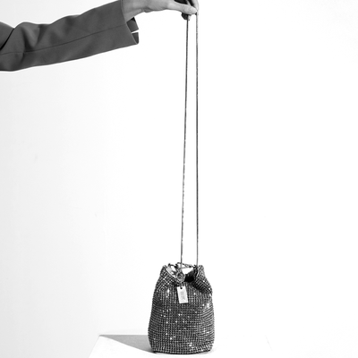 Bolsa Bucket Malha Cristal Strass Preto