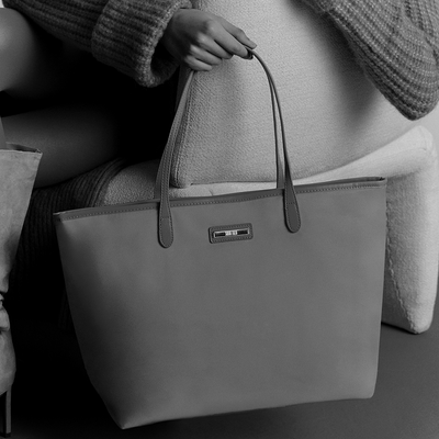 Bolsa Shopper Universitária de Nylon Preta
