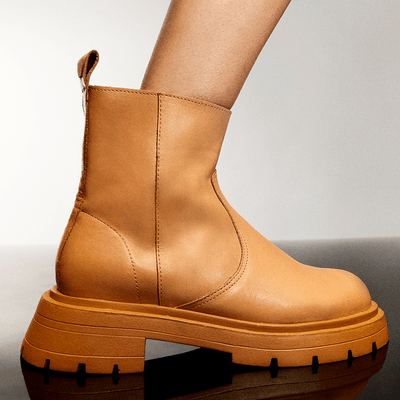 Bota Coturno Tratorada Bege Couro Cano Médio