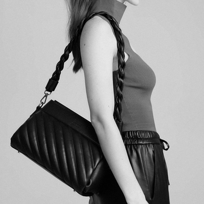 Bolsa de ombro Média com alça trançada de Couro Bege - Linha Genuine Leather