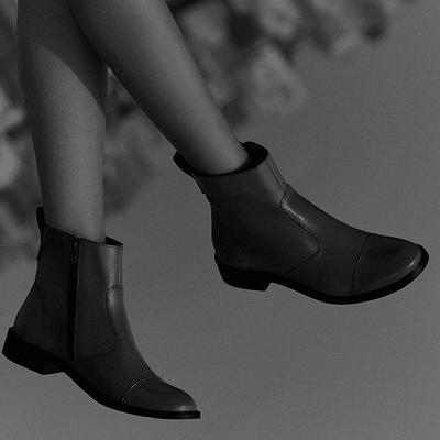 Bota Coturno Básica Vinho De Couro Pelica Cano Médio E Salto Baixo