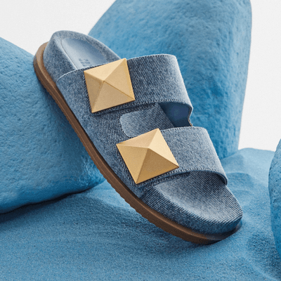 Sandália Papete Tiras com Maxi Studs no Cabedal Azul Jeans Denim