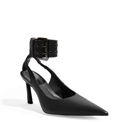 Scarpin Slingback Preto Couro Confort Fivela