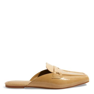 Mocassim Mule Verniz Bege Bico Quadrado