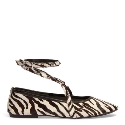 Sapatilha Couro Pelo Zebra Tiras Spikes Amarração