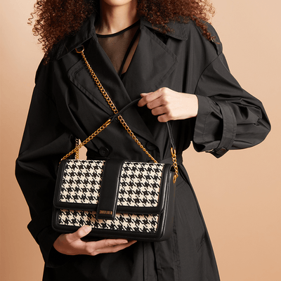 Bolsa Tramado Preta Alça De Ombro Corrente