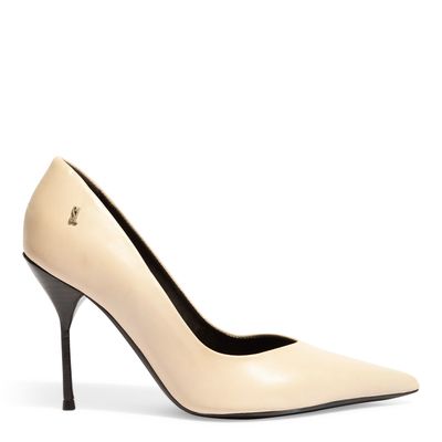 Scarpin Couro Bico Fino Off White Salto Agulha