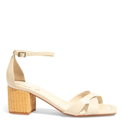 Sandália Off White Salto Bloco Baixo
