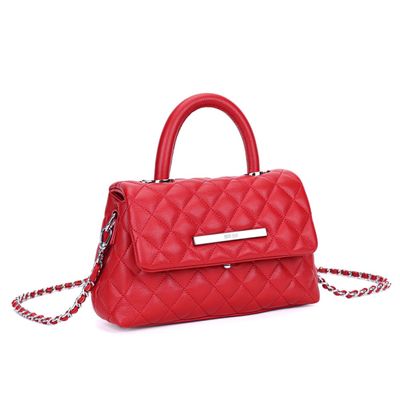 Bolsa Vermelha Matelassê Alça Corrente Transversal