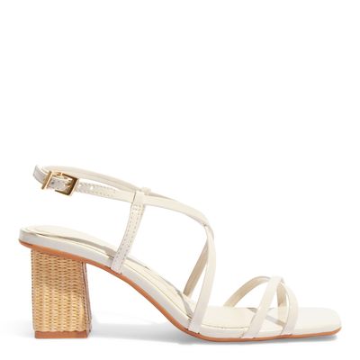Sandália Verniz Glossy Off White Salto Bloco