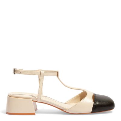 Scarpin Boneca Off White Couro Salto Baixo E Bico Redondo