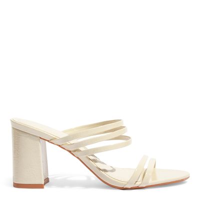 Mule Verniz Glossy Off White Salto Bloco Médio