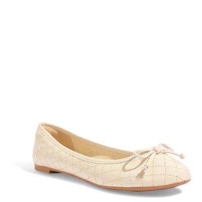 Sapatilha Off White Verniz Laço