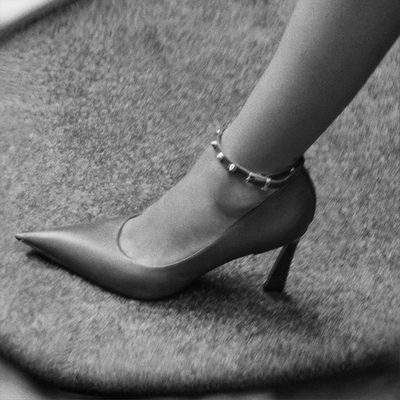 Scarpin Nude Bico Fino Tira