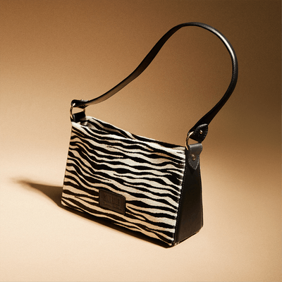 Bolsa Baguete Pequena Couro Estampa Zebra Duas Alças