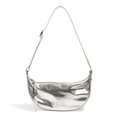 Bolsa Couro Meia Lua Prata Metalizada Alça de Ombro