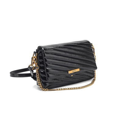 Bolsa Pequena Preta Material Glossy Duas Alças
