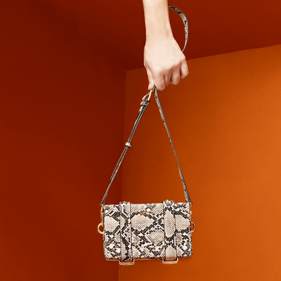 Bolsa Pequena Estampa Animal Print Cobra Alça Transversal