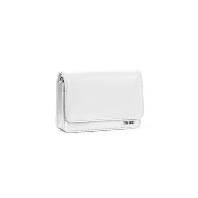 Bolsa Flap Bag Branca Envernizadoa Alça Corrente
