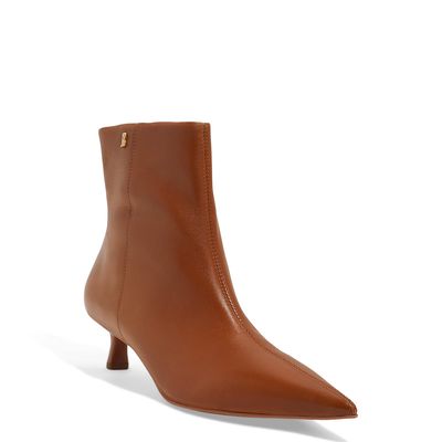 Bota Couro Nobre Soft Caramelo Cano Curto Bico Fino