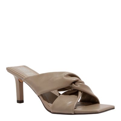 Mule Couro Pelica Soft Cinza Bico Quadrado Salto Médio Fino