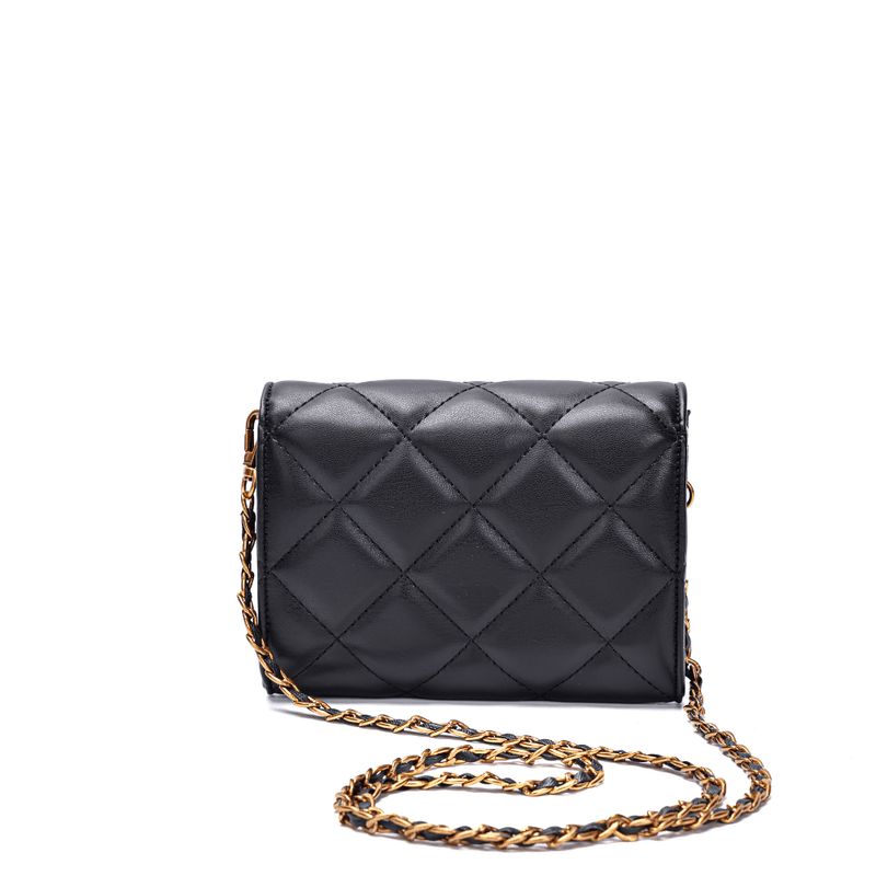 0975.519E.0038.0031_Bolsa_pequena_matelasse_transversal_preta_3.png