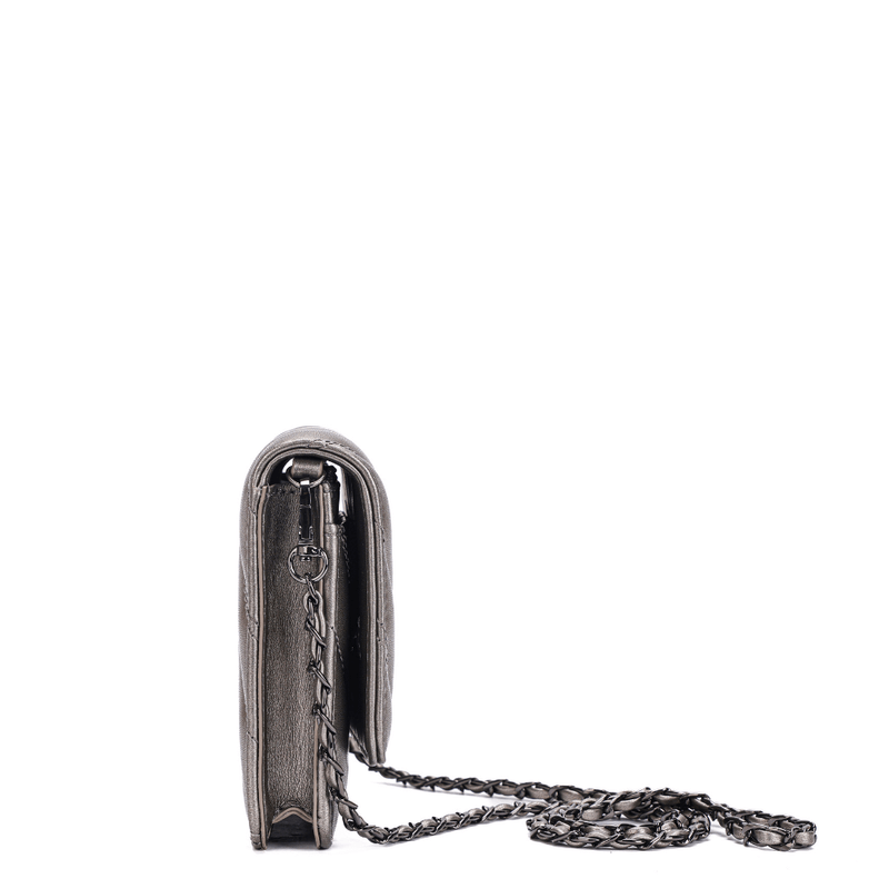 0076.5195.0038.0A02_Bolsa_pequena_matelassê_transversal_prata_6.png