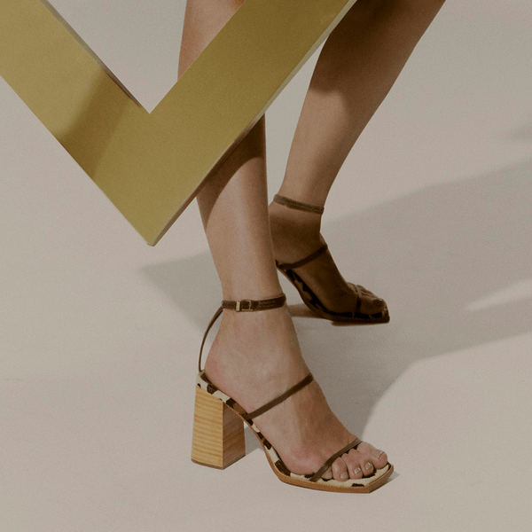 Sandália Couro Confort Salto Grosso Marrom