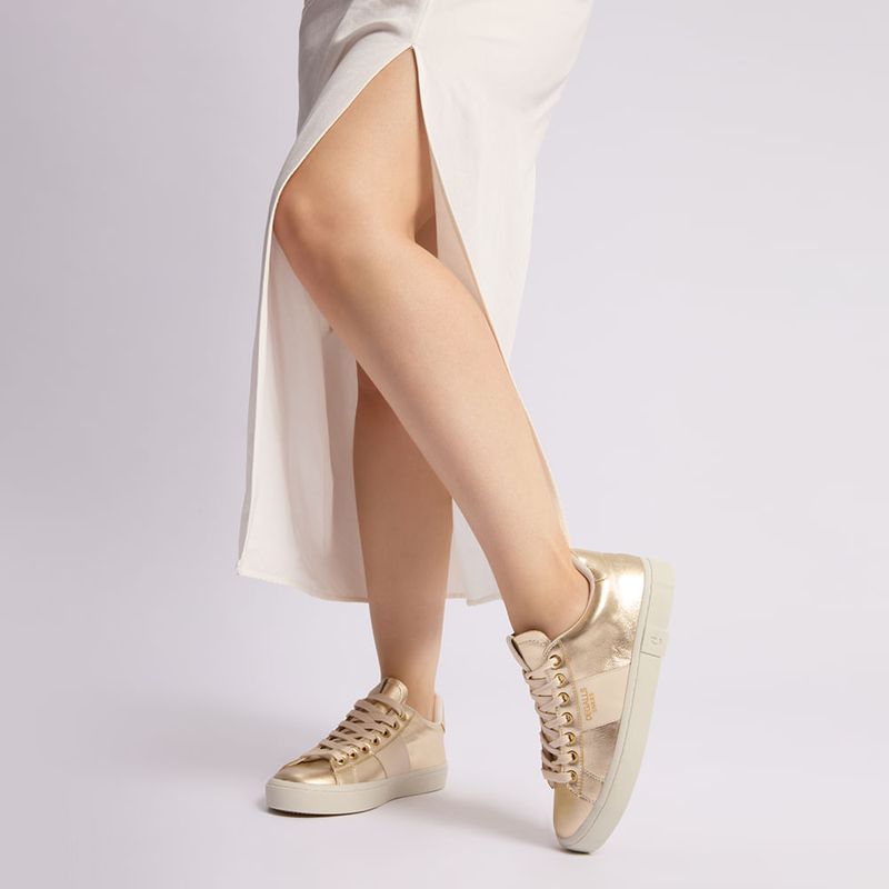0146.0031.0218.0450_tenis_seta_dourado_humanizado