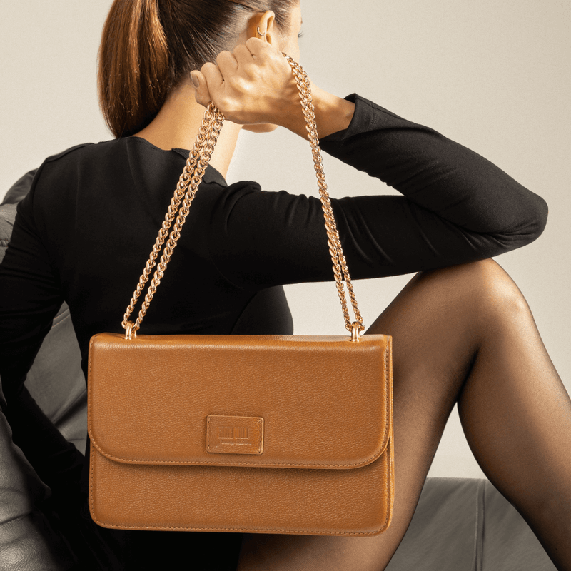 bolsa couro legitimo estruturada alca corrente dourada santa lolla.png